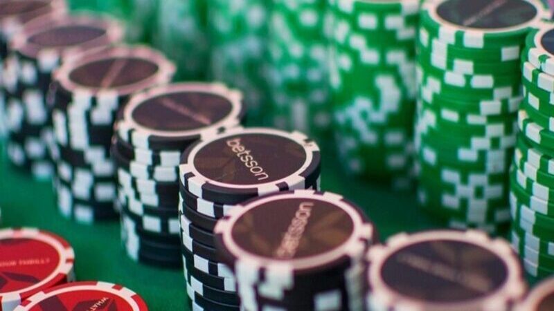 Chia sẻ thuật ngữ có trong trò chơi Poker của Ok9 
